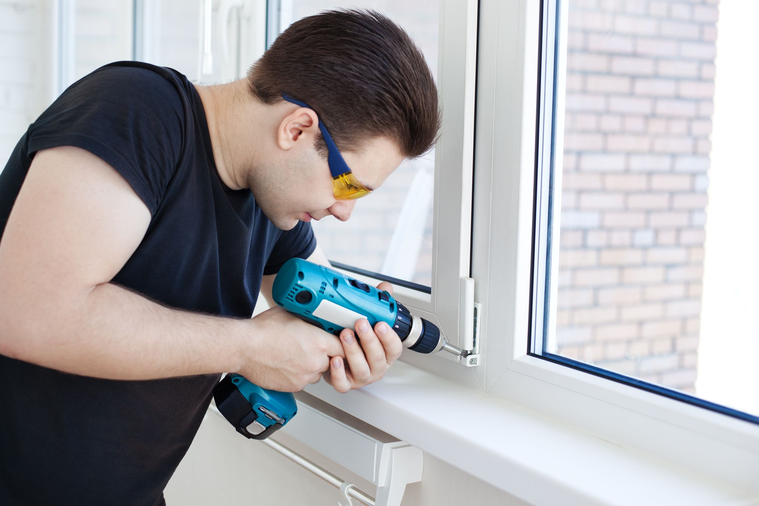 Clear Signs That You Need Replacement Windows in Madera, CA